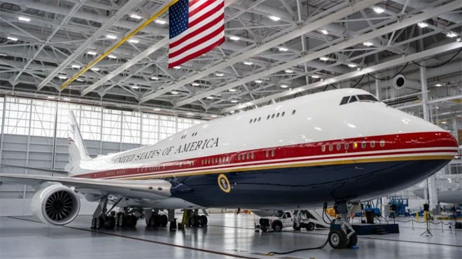 HEDİYE 'AIR FORCE ONE' BAKIMDA