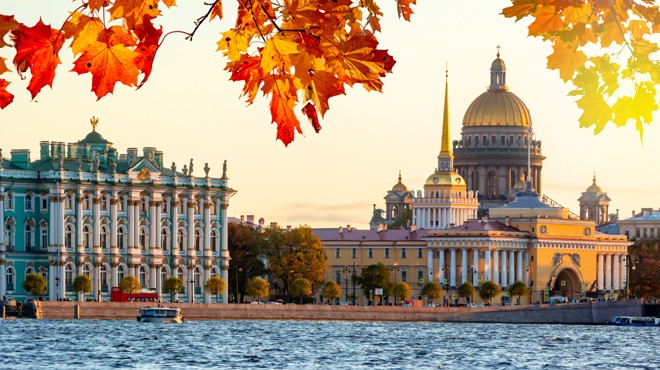 ST. PETERSBURG'DA SONBAHAR