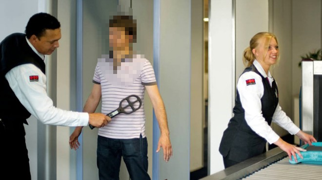 ZÜRİH'TE 'KAÇAK YOLCU' SORUNU
